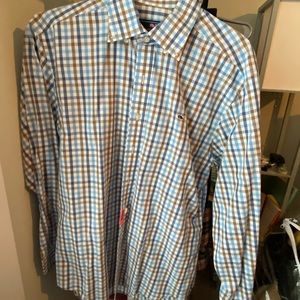 Medium men’s button down vineyard vine Button down
